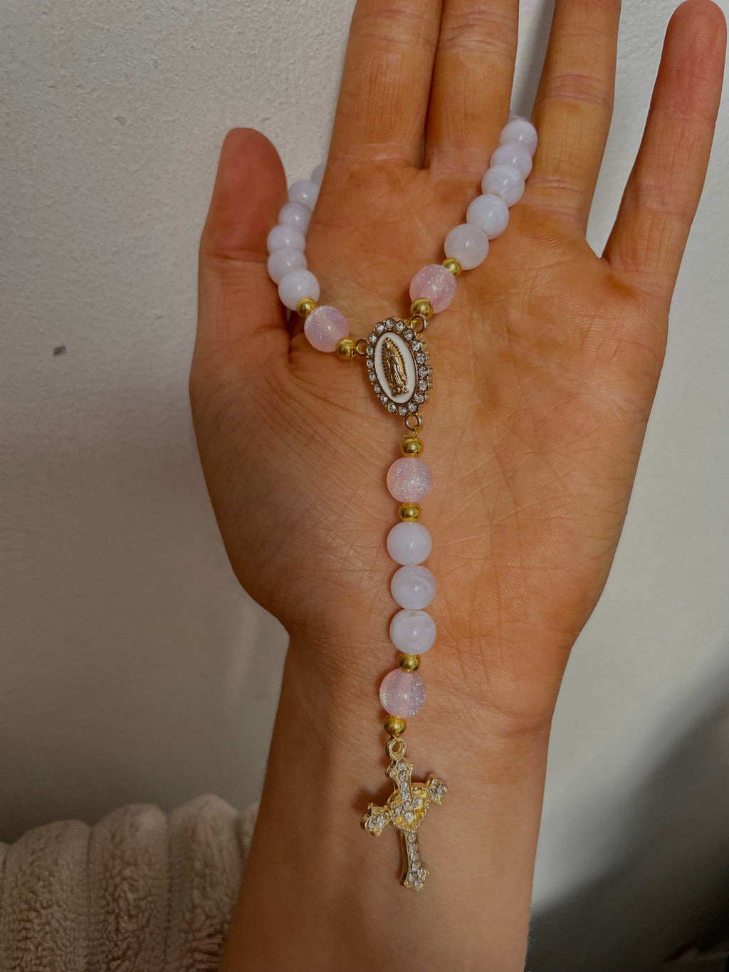 Chapelet blanc et rose paillette