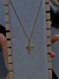 Collier croix avec couronne